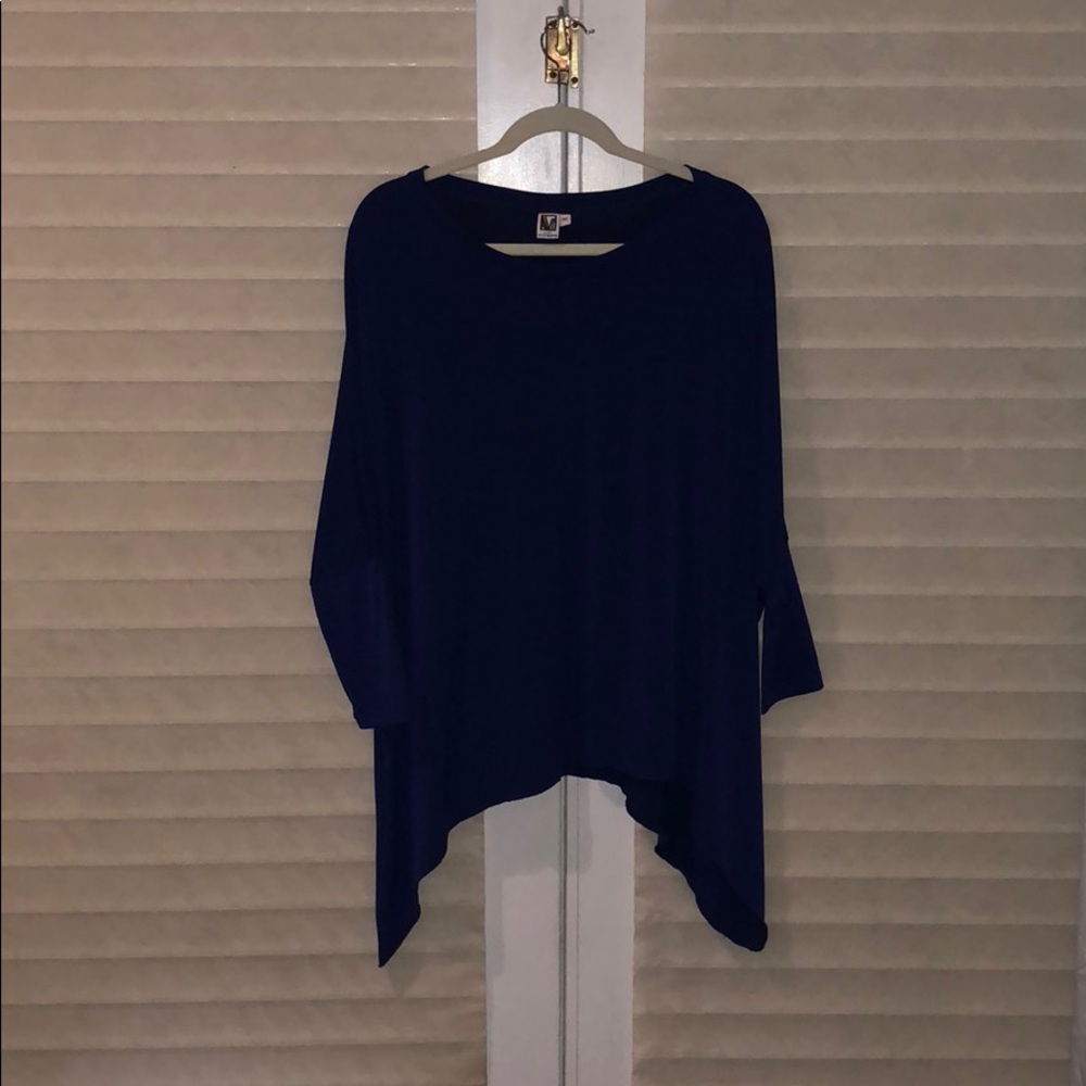 Code Vitesse dolman sleeve top
